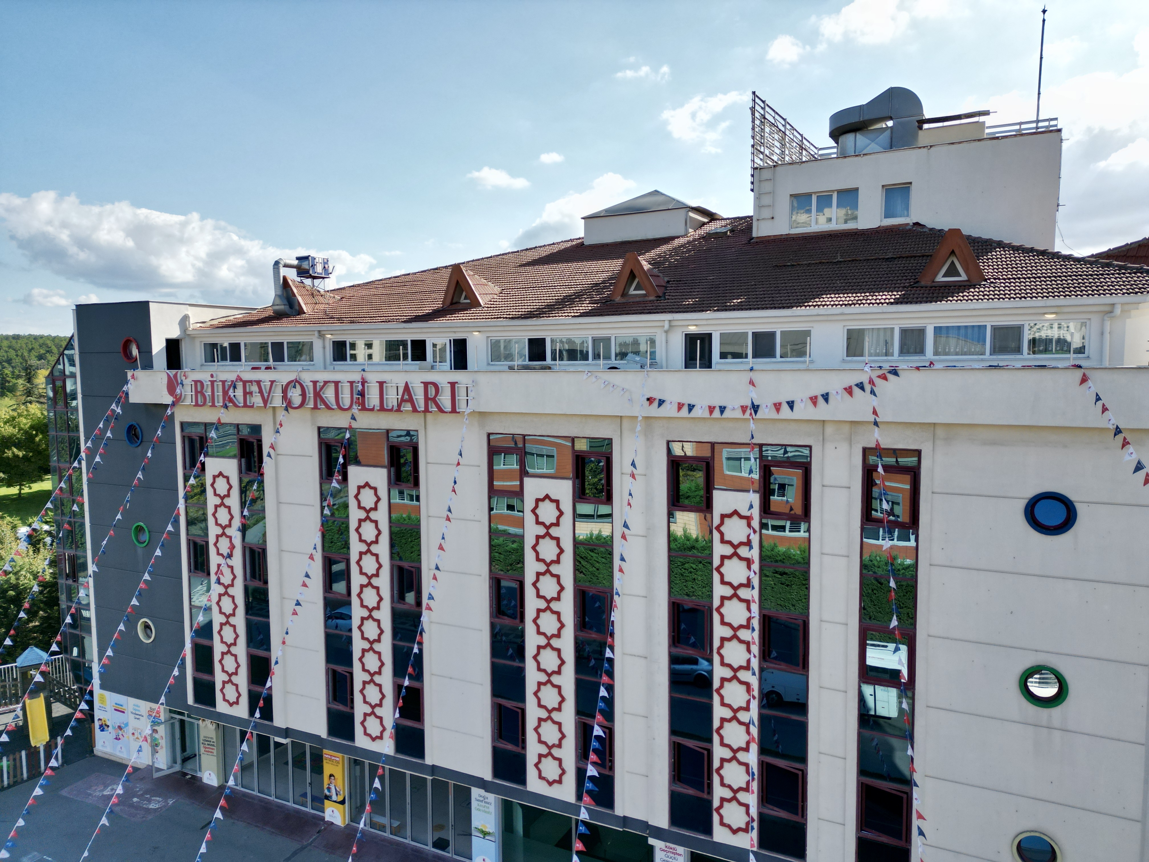 Kampüs Dış Görünüm